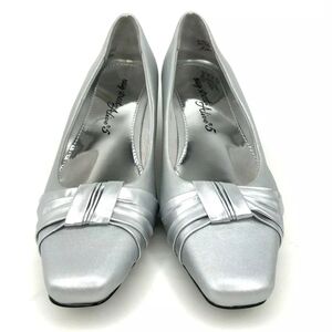 Women's Silver Dress Shoes Size 7 M